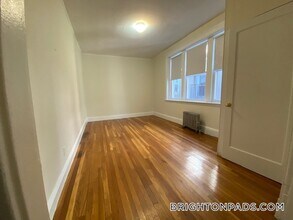 1820 Commonwealth Ave in Boston, MA - Building Photo - Building Photo