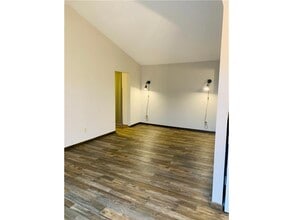 932 Westbrooke Way in Hopkins, MN - Building Photo - Building Photo