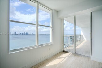 1800 Sunset Harbour Dr, Unit 1902/4 in Miami Beach, FL - Building Photo - Building Photo