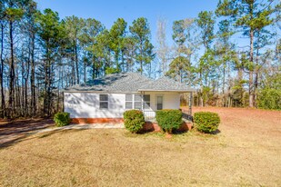 1840 Worthy Rd in Alexander City, AL - Building Photo