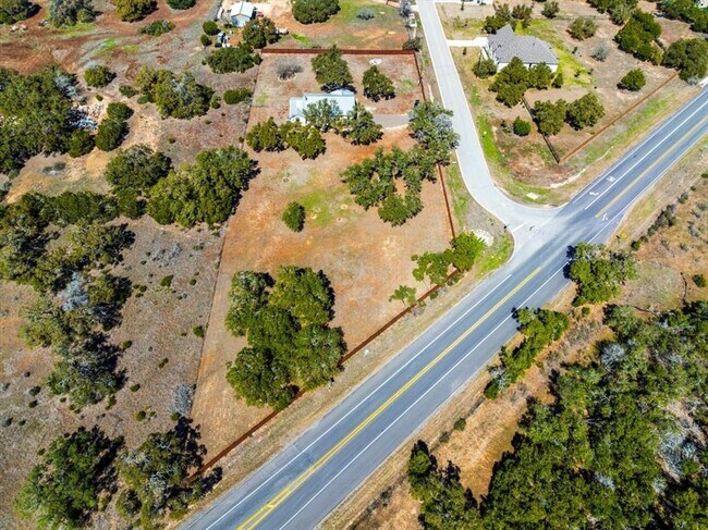 15400 Ranch to Market Rd 1826 in Austin, TX - Foto de edificio - Building Photo
