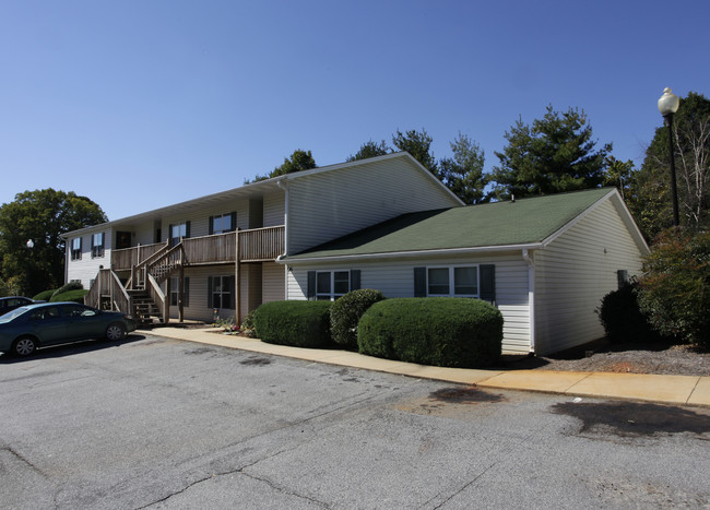 Glen Beale in Arden, NC - Building Photo - Building Photo