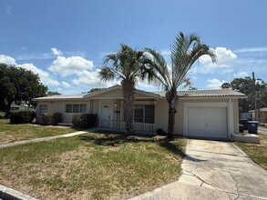 547 56th St N in St. Petersburg, FL - Building Photo - Building Photo