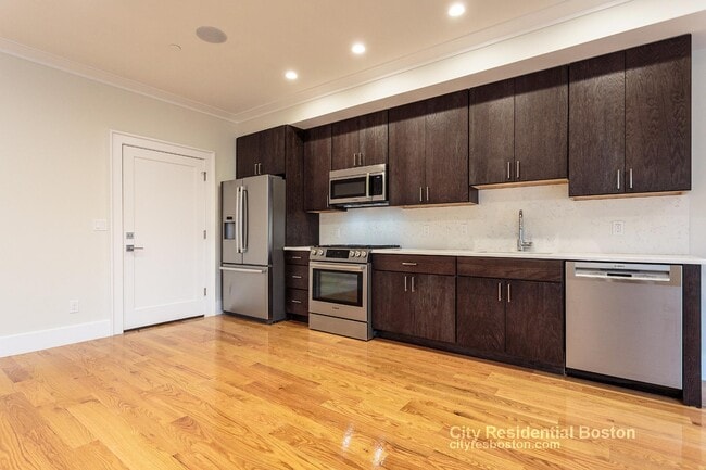 17 Vinton St, Unit 3 in Boston, MA - Building Photo - Building Photo