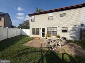 131 Redwood Dr in Quakertown, PA - Building Photo - Building Photo