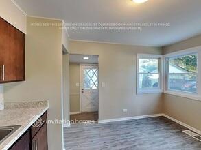 3704 Jay Ln in Rolling Meadows, IL - Foto de edificio - Building Photo