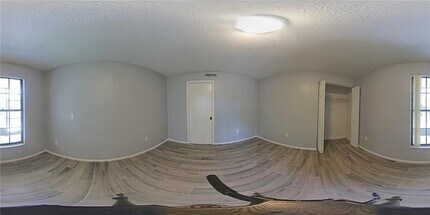 5900 Village Cir N in Orlando, FL - Building Photo - Building Photo