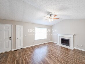 107 Lake Terrace in Mcdonough, GA - Foto de edificio - Building Photo