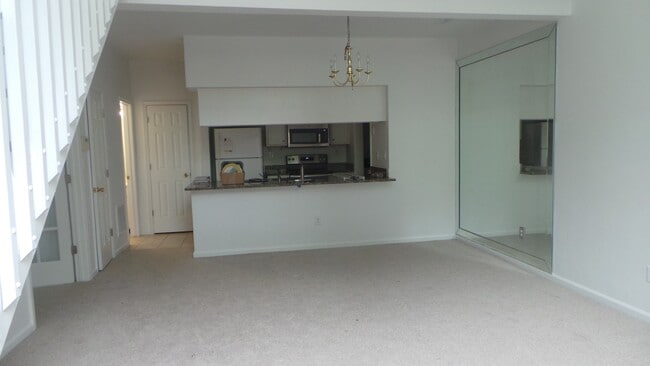 1012 Primrose Ln in Chesapeake, VA - Building Photo - Building Photo