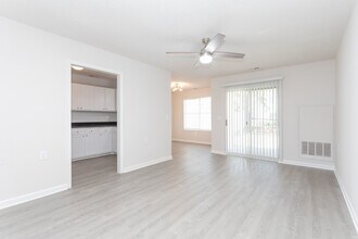 Skyside Landing Apartments in Fayetteville, NC - Foto de edificio - Interior Photo