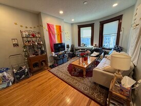 22 S Huntington Ave, Unit 2 in Boston, MA - Building Photo