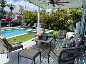 1027 Adams Dr in Key Largo, FL - Building Photo - Building Photo