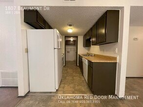 1807 Beaumont Dr in Norman, OK - Building Photo - Building Photo