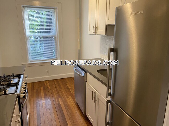 119 W Wyoming Ave in Melrose, MA - Building Photo - Building Photo