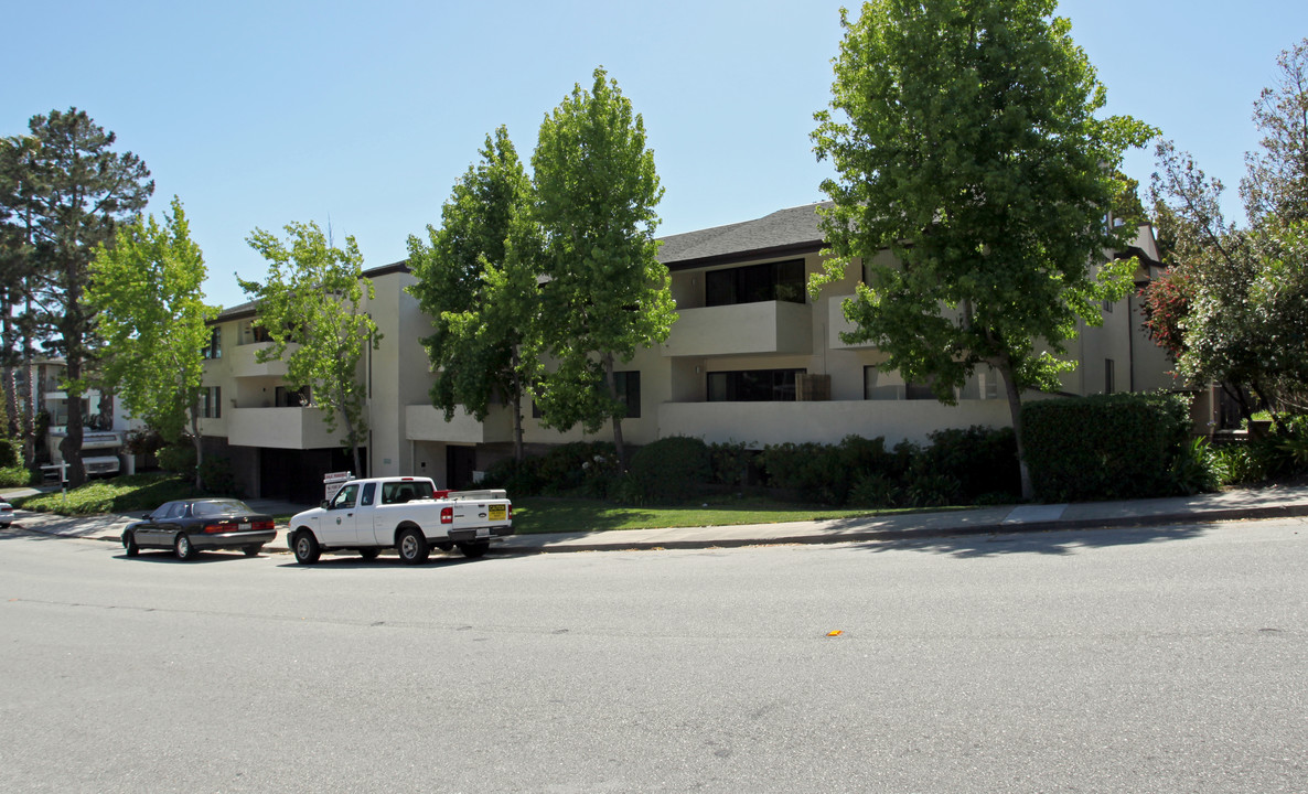 Rivertree Condominiums in San Mateo, CA - Foto de edificio