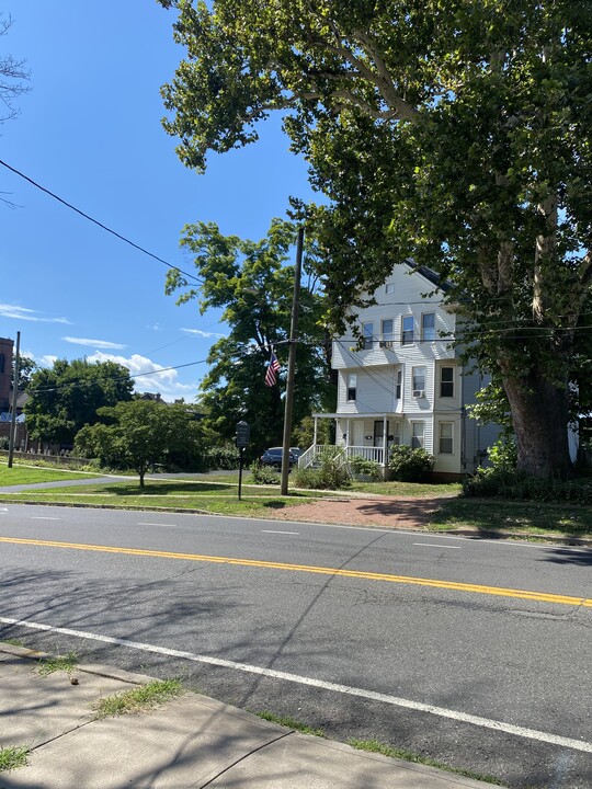 81 Main St, Unit 85 Main St in Cheshire, CT - Building Photo