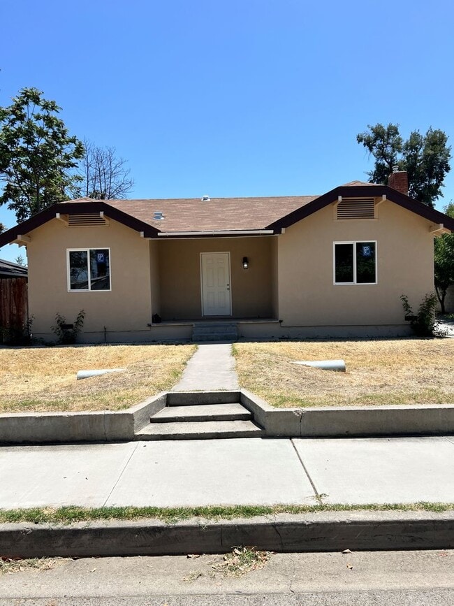 property at 1041 6th St