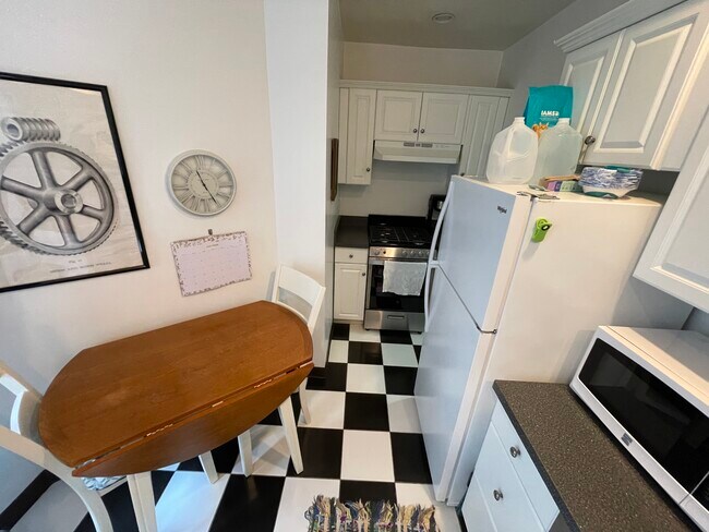 346 Harvard St, Unit 1