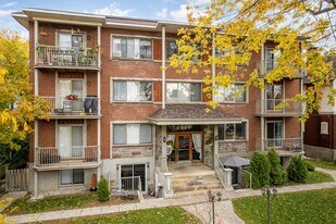 4040 Broadway Rue in Montréal, QC - Building Photo
