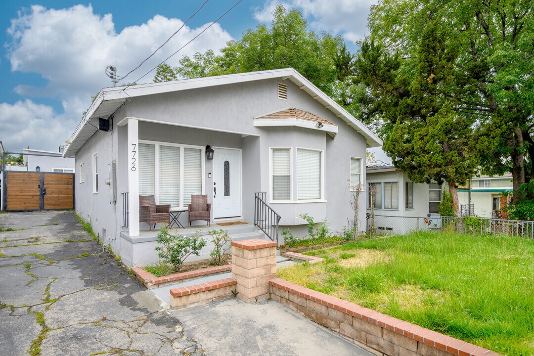 7726 Le Berthon St in Tujunga, CA - Building Photo
