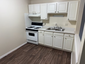 6213 South 13th Street in Milwaukee, WI - Foto de edificio - Building Photo