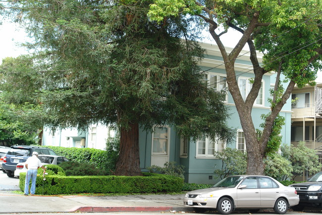 2236 Durant Ave in Berkeley, CA - Foto de edificio - Building Photo