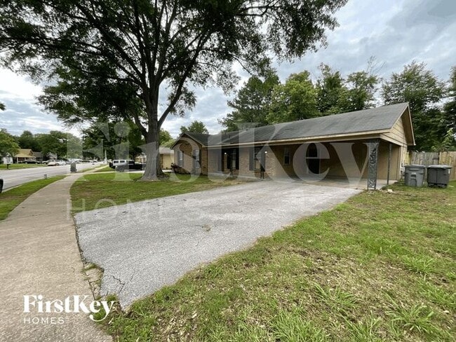 7094 Hillshire Dr in Memphis, TN - Building Photo - Building Photo