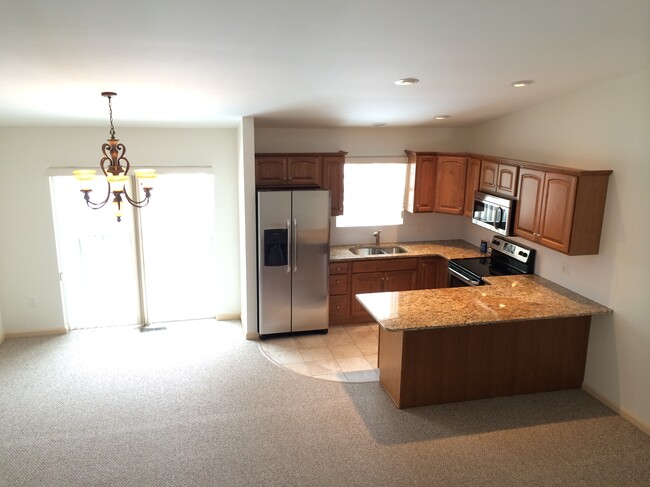 67 Tiara Ct in Blakely, PA - Building Photo - Building Photo