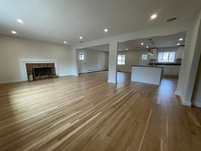 46 Woodcliff Rd in Chestnut Hill, MA - Building Photo - Building Photo