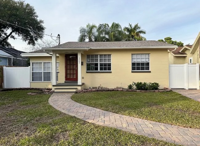 property at 3207 W Empedrado St