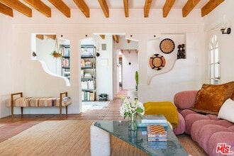 3539 Canon Dr in Calabasas, CA - Building Photo - Building Photo