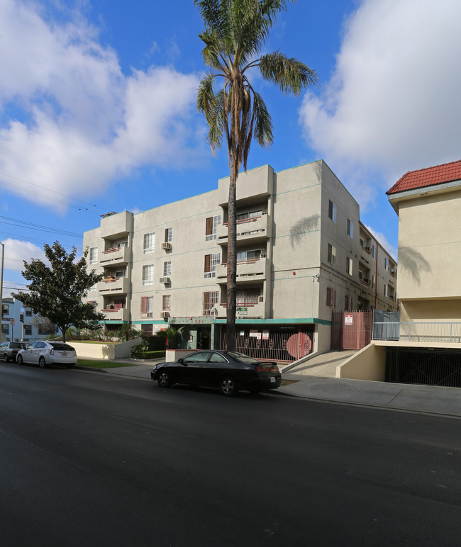 Catalina Apartments in Los Angeles, CA - Building Photo - Building Photo