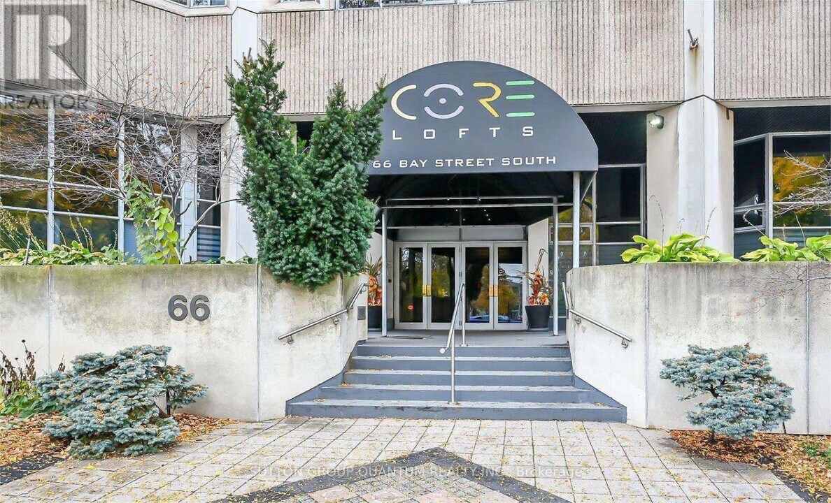 66 Bay St S in Hamilton, ON - Building Photo