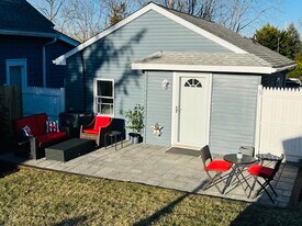 749 1st St in Somers Point, NJ - Building Photo