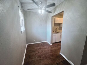 6923 Basilwood Dr in San Antonio, TX - Building Photo - Building Photo