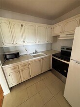 36 Windsor B in West Palm Beach, FL - Building Photo - Building Photo