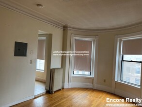 299 Huntington Ave, Unit 2 BED Heat hotWater Inlc in Boston, MA - Building Photo - Building Photo