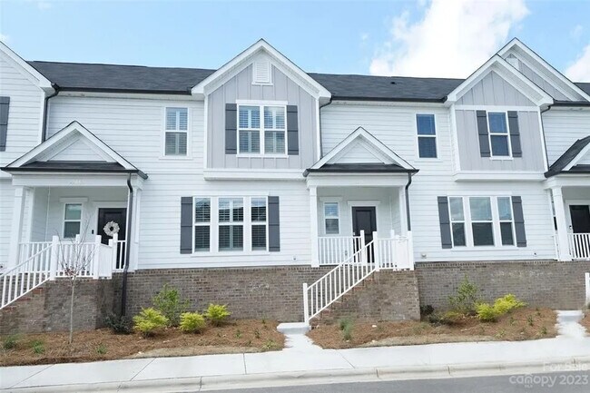 Room in Townhome on Lani Dr in Charlotte, NC - Building Photo - Building Photo