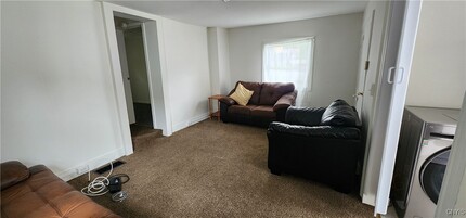 127 W Schuyler in Oswego, NY - Building Photo - Building Photo