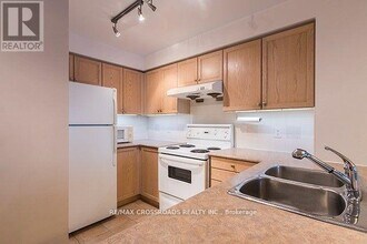 62 Suncrest Blvd in Markham, ON - Building Photo - Building Photo
