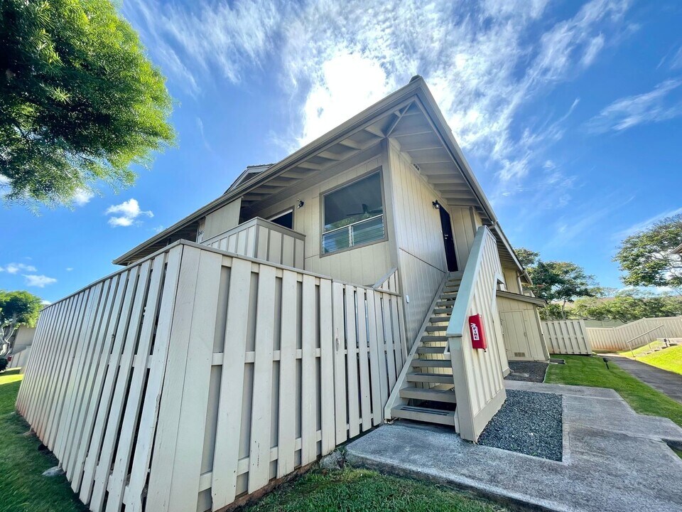 94-1131-1131 Mopua Loop in Waipahu, HI - Foto de edificio