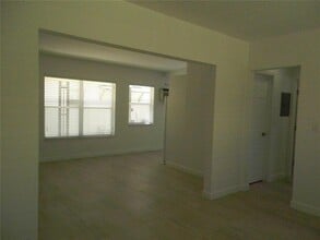 1738 Rodman St, Unit 1 in Hollywood, FL - Building Photo - Building Photo