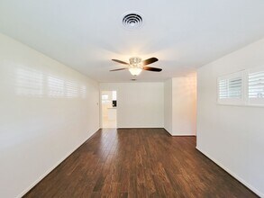 4602 Redstart St in Houston, TX - Building Photo - Building Photo