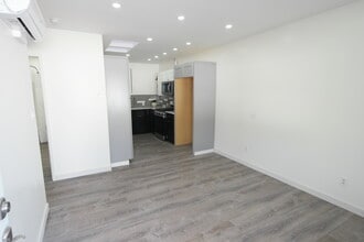 718 Greenbriar Ave in Simi Valley, CA - Building Photo - Building Photo
