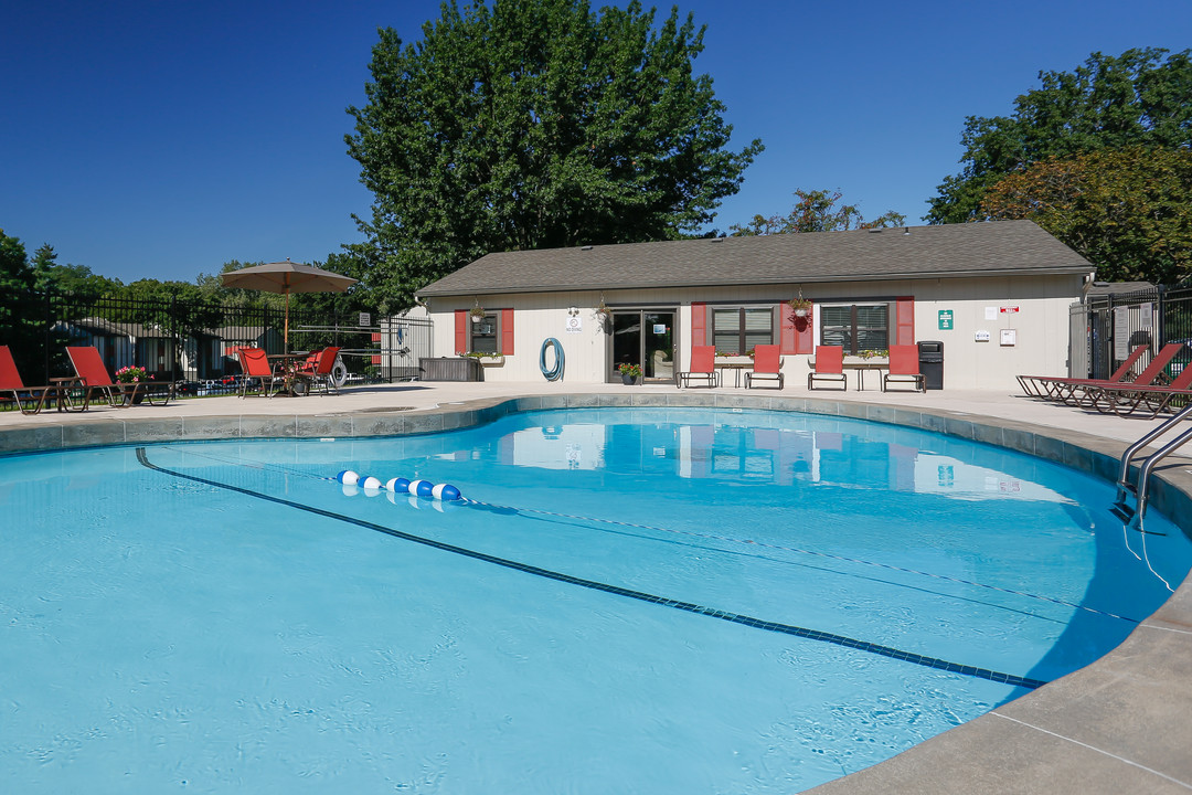 Applewood At The Cove Apartments in Kansas City, MO - Foto de edificio