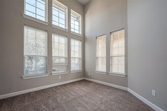 2322 Golden Bay Ln in Richmond, TX - Foto de edificio - Building Photo