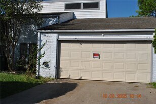 4382 Wildacres Dr in Houston, TX - Building Photo