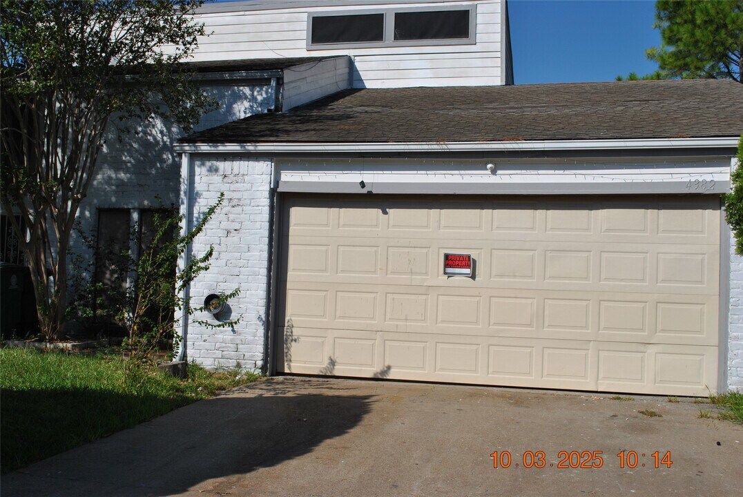 4382 Wildacres Dr in Houston, TX - Building Photo