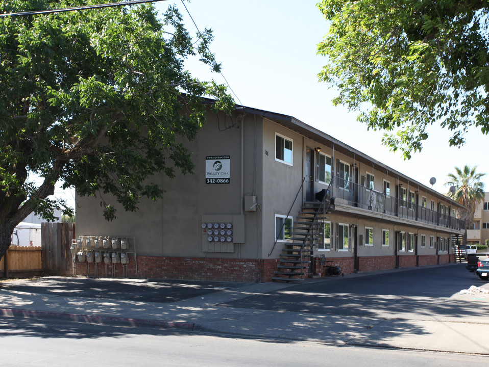 168 E Granger Ave in Modesto, CA - Building Photo