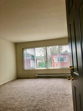 3604 NE 73rd Pl in Seattle, WA - Foto de edificio - Building Photo